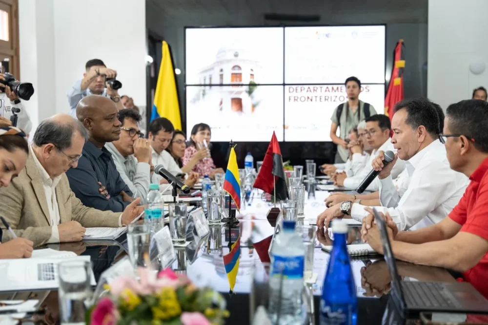 Gobierno y gobernadores fronterizos discuten relaciones con Venezuela