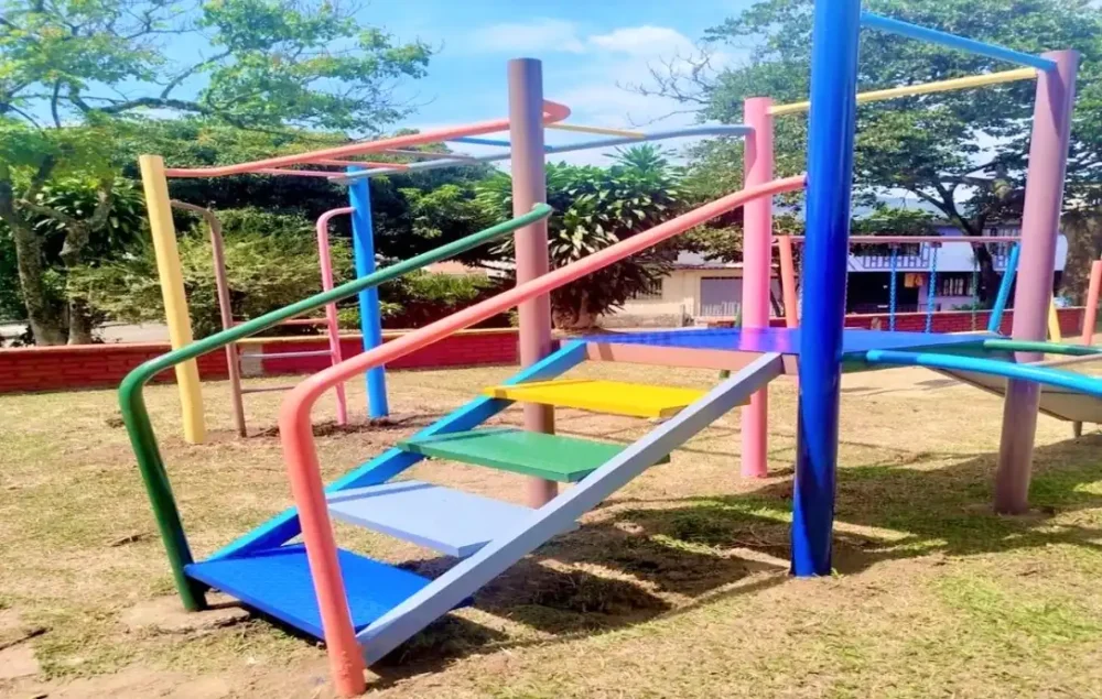 46 parques infantiles de Pereira son renovados bajo el liderazgo de Mauricio Salazar