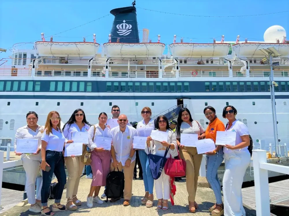 120 prestadores de servicios turísticos recibieron capacitación en eficiencia personal y resolución de conflictos en Cartagena