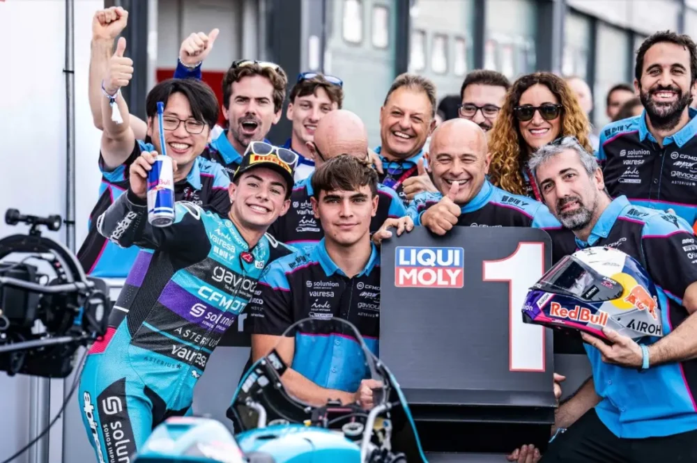 Un giro final espectacular: David Alonso se lleva el GP de Emilia-Romagna