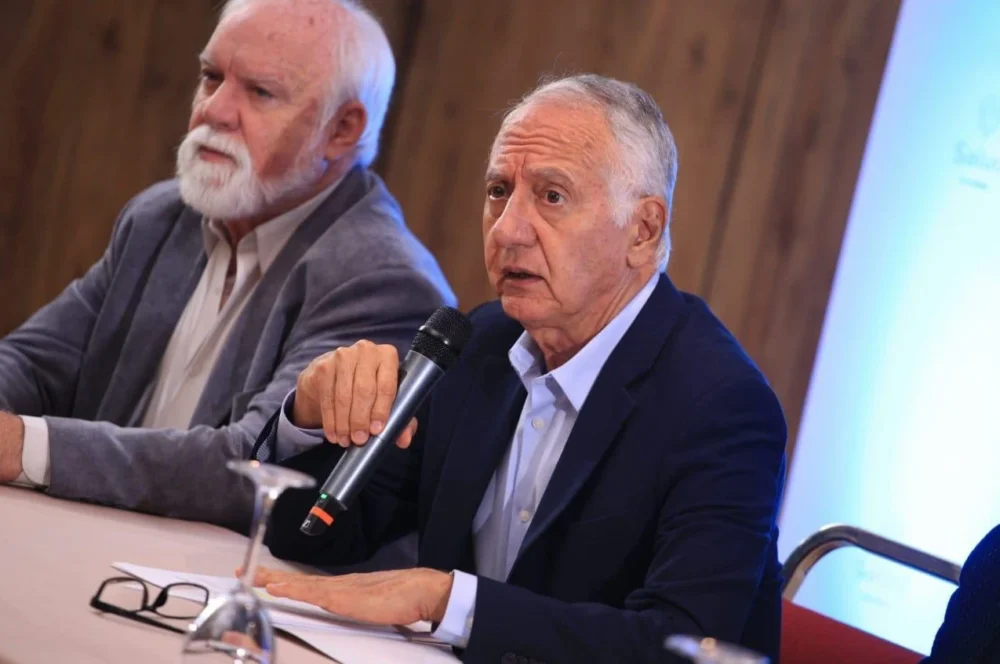 Atención: el Gobierno Nacional ha asignado  327 mil millones de pesos para atender el déficit de salud por migrantes en Colombia