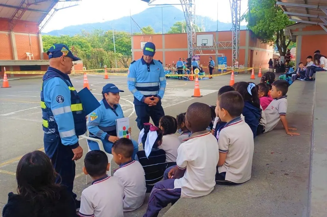 El grupo de Educación Vial del Instituto de Movilidad de Pereira visitó a La I.E. Aquilino Bedoya