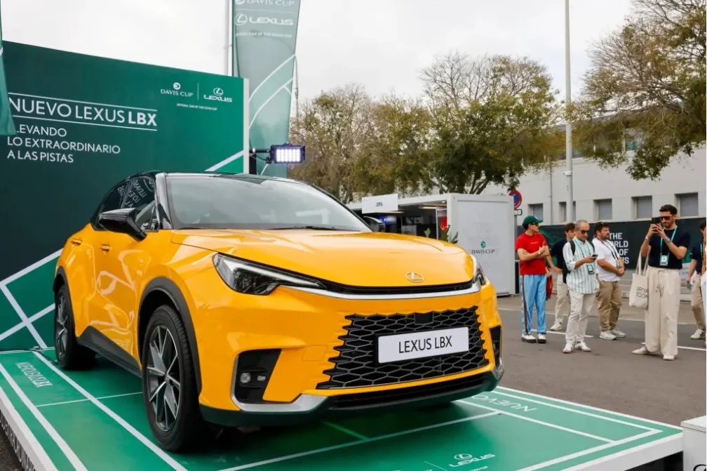 Lexus apoya la Copa Davis con una flota de 90 vehículos y el LBX Match Point Edition