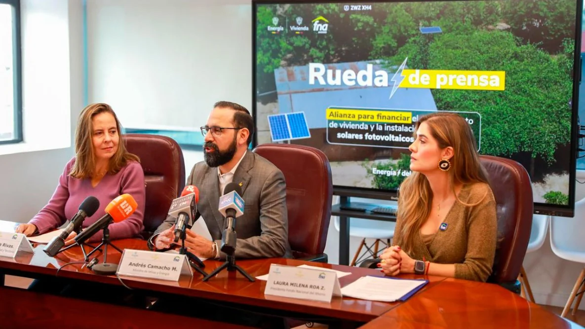 Gobierno anunció créditos para instalación de paneles solares en viviendas de estratos bajos