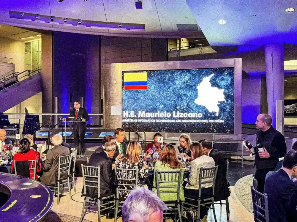 En la Cumbre del Futuro en Nueva York se presentó hoy la estrategia del país para mejorar la conectividad a través de internet satelital