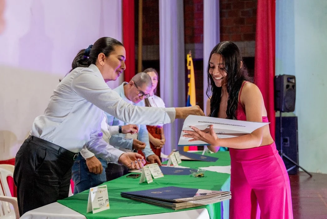 Gobernación de Risaralda graduó a 31 jóvenes como Técnicos en Saneamiento Ambiental gracias al programa Súmale a la Educación