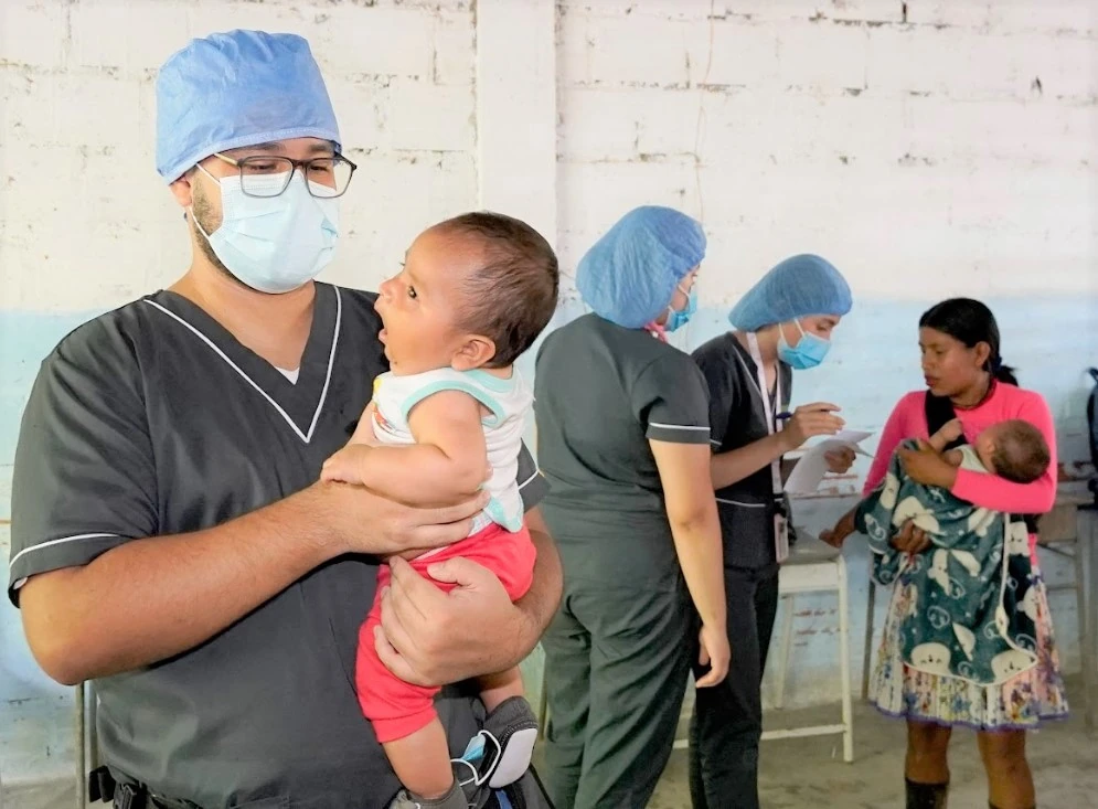 Servicios médicos y sociales llegan a La Punta gracias a la operación «Dojura» liderada por la Gobernación de Risaralda y la Polícia