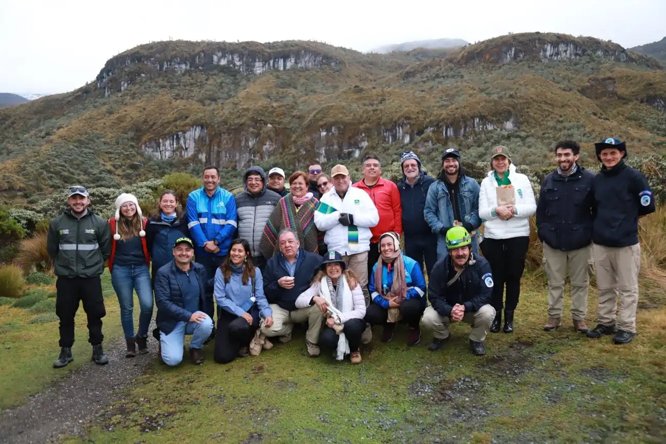 Autoridades ambientales y consejera presidencial refuerzan compromisos para la protección del Parque Nacional Natural Los Nevados