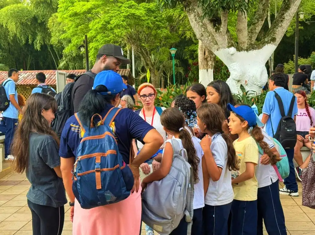 La primera inmersión Bilingüe de Comfamiliar Risaralada : a great language adventure!