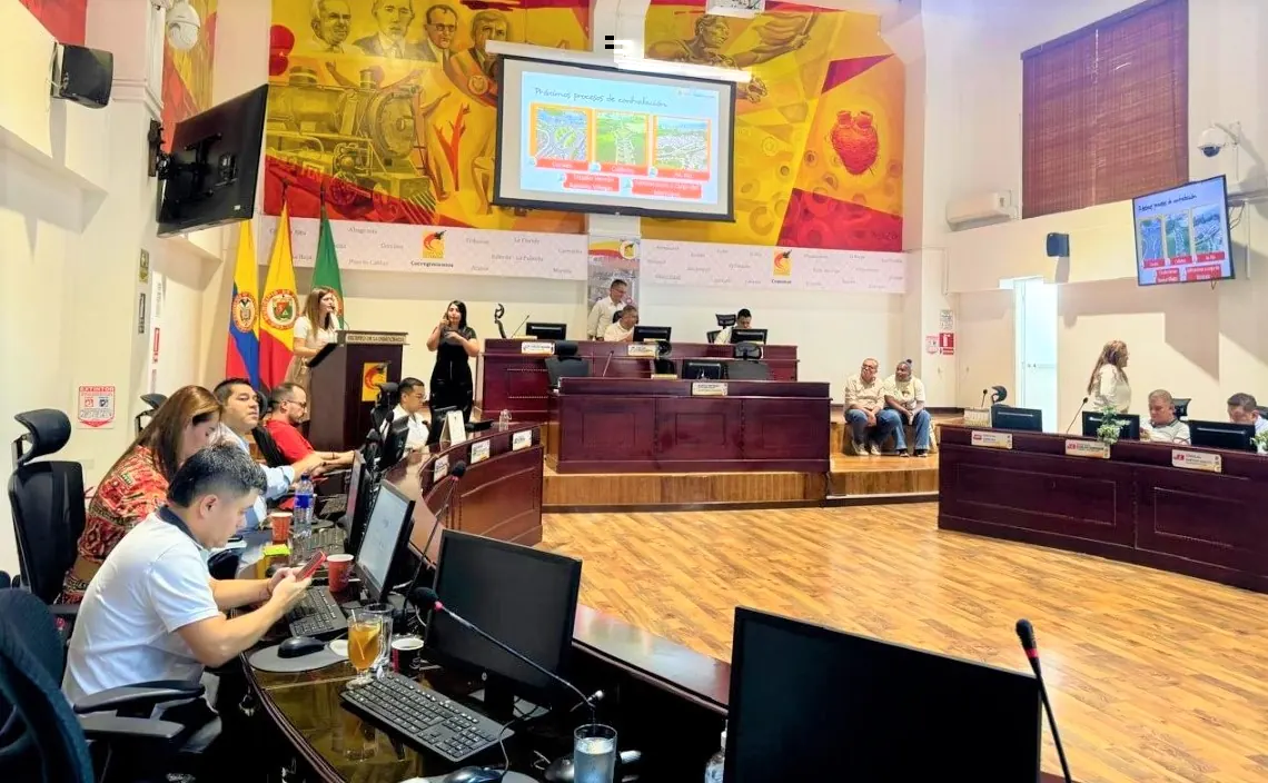 Reconocimiento a la gestión del alcalde Mauricio Salazar en infraestructura por parte de los concejales de Pereira