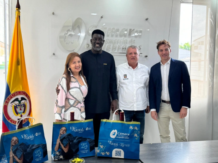 El príncipe Anthony Bart mostró un gran interés por el turismo cafetero y las oportunidades de intercambio estudiantil