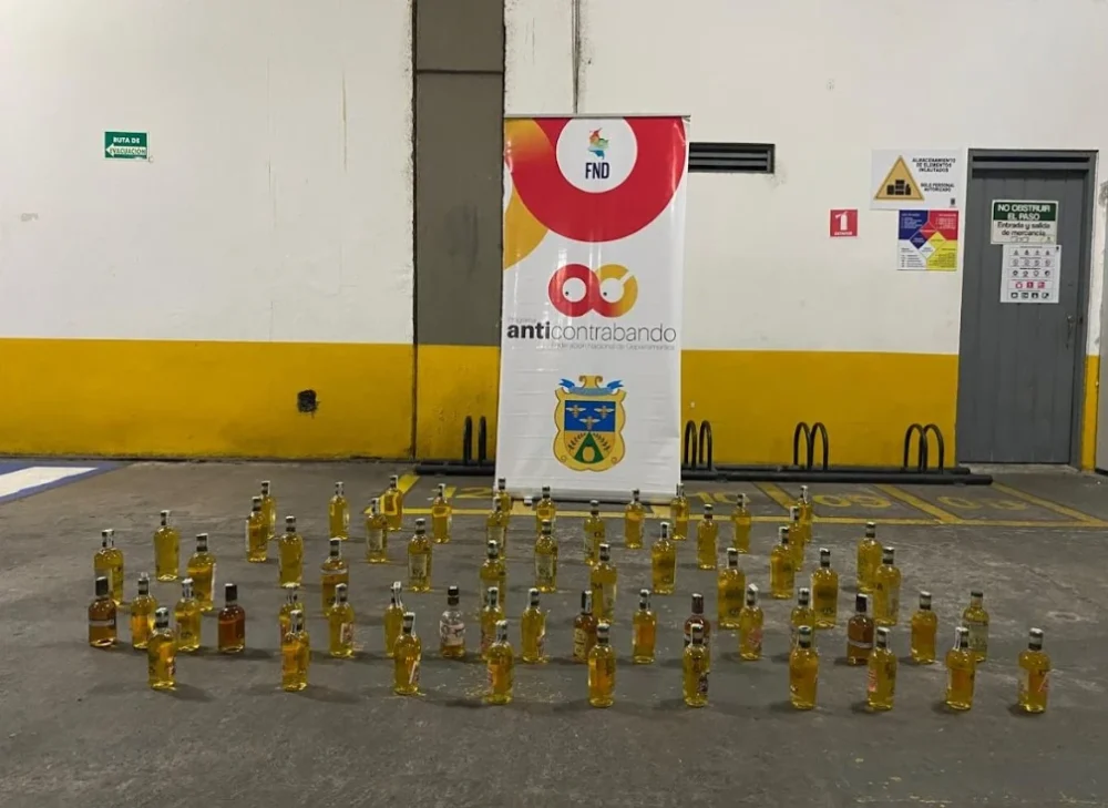 GOAR incauta 53 botellas de licor adulterado en operativo en La Virginia risaralda
