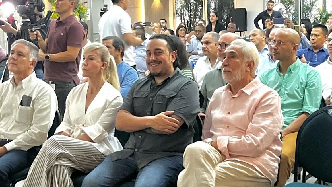 Gobernador anuncia compromisos por la sostenibilidad ambiental en agroindustria de la Caña