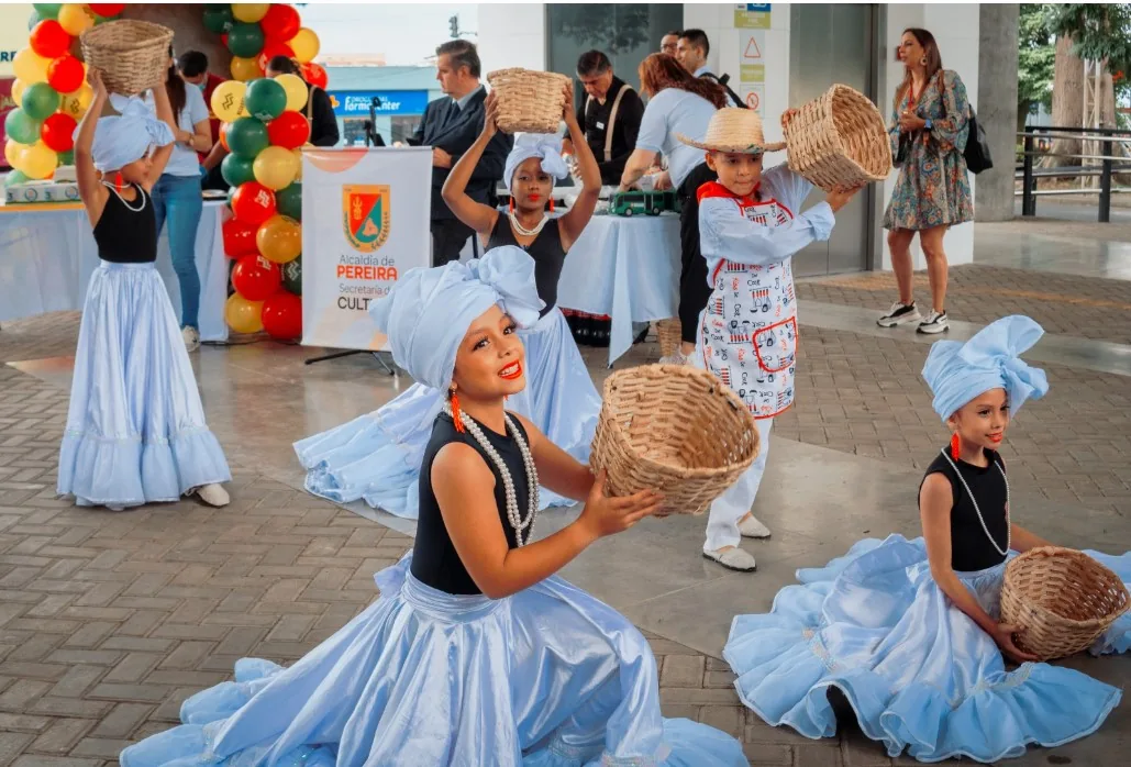 Megabús y Megacable celebraron sus 18 y 3 años de operación «innovación y evolución en el transporte de Pereira»