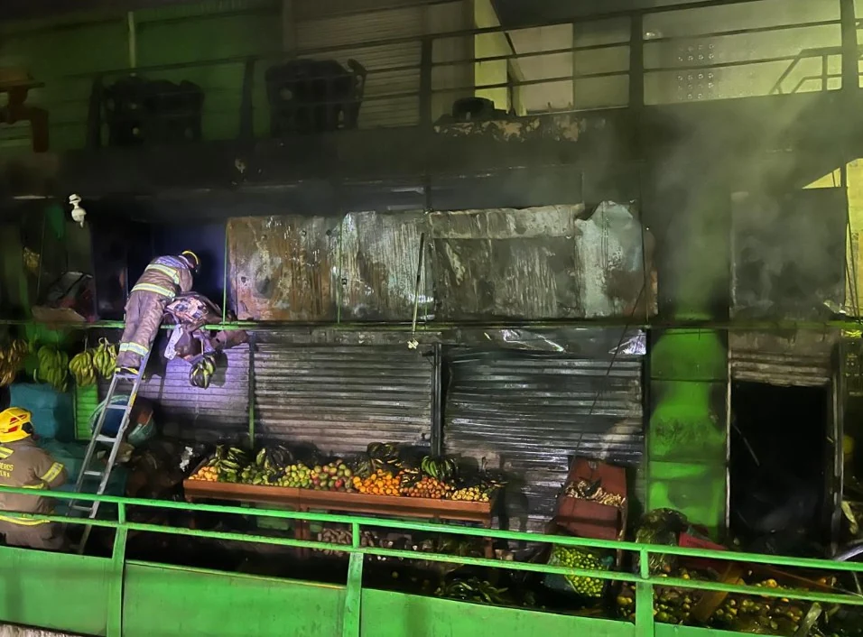 Bomberos Pereira atendió emergencia por incendio estructural en Impala