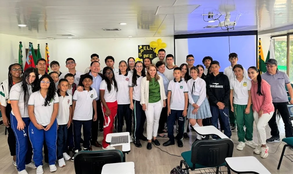 Fortaleciendo el Bilingüismo en Risaralda: Spelling Bee Departamental 2024