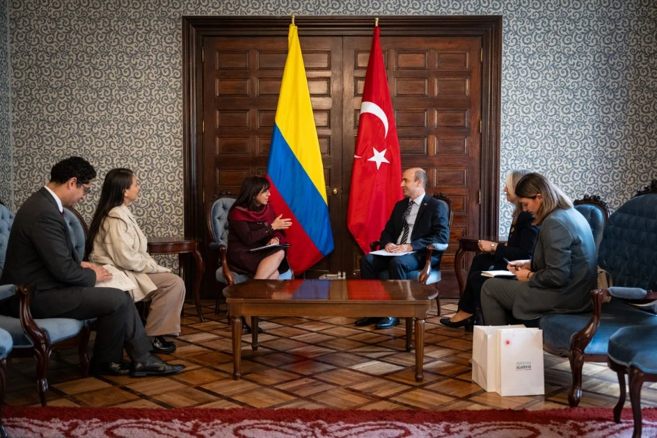 Se realizó con éxito la visita del director de la academia diplomática de Türkiye a Colombia