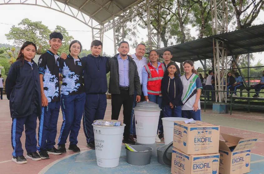 Entrega de filtros de agua potable beneficia a instituciones educativas en el Alto del Nudo