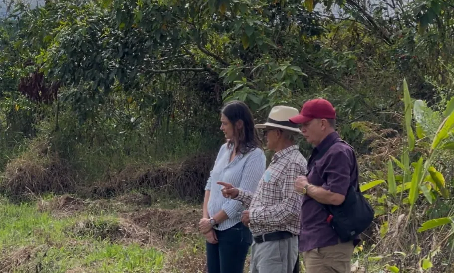 La Alcaldía de Pereira implementa talleres sobre biofábricas para fortalecer la producción agrícola.