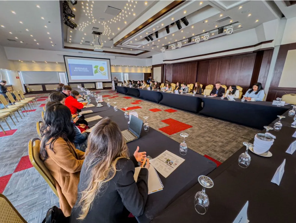 Gobierno socializó la estrategia de soluciones por la reindustrialización para impulsar sector fitoterapéutico