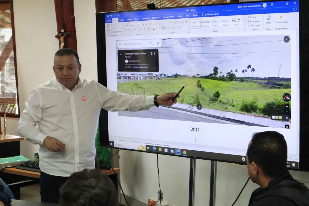 CARDER y autoridades competentes intensifican esfuerzos para estabilizar la vía Cerritos – La Virginia y evitar colapso económico