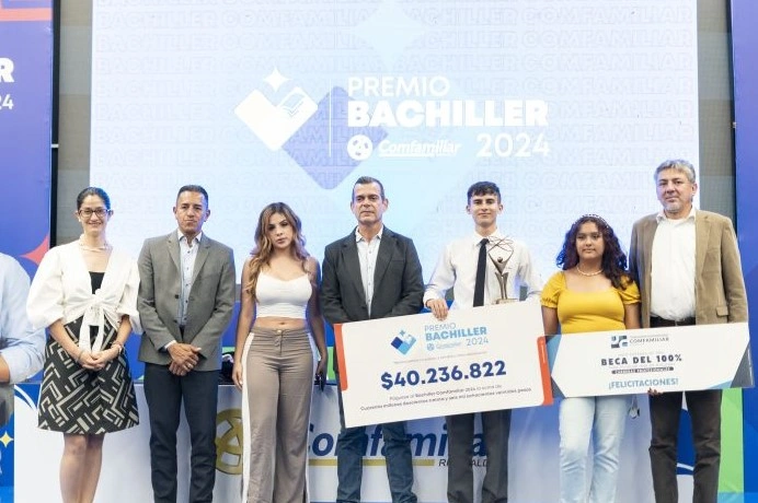 Juan Manuel Díaz Hernández, ganador del Premio Bachiller Comfamiliar 2024