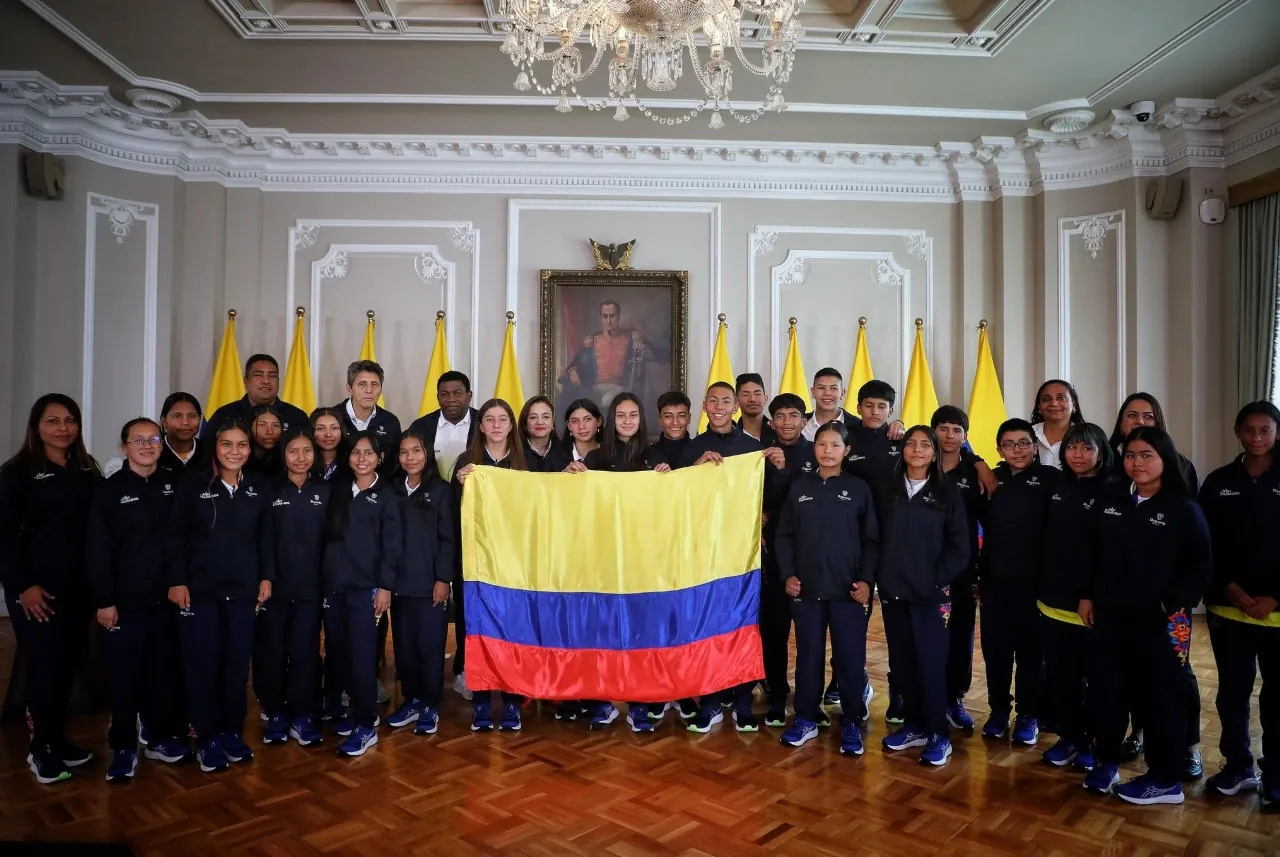 Abanderada la delegación que representará a Colombia en los XXVIII Juegos Sudamericanos Escolares