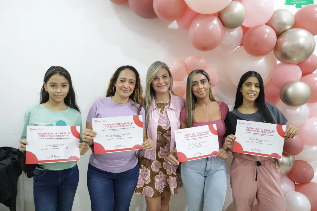 En una inspiradora jornada, 21 personas donaron su cabello para mujeres con tratamientos oncológicos