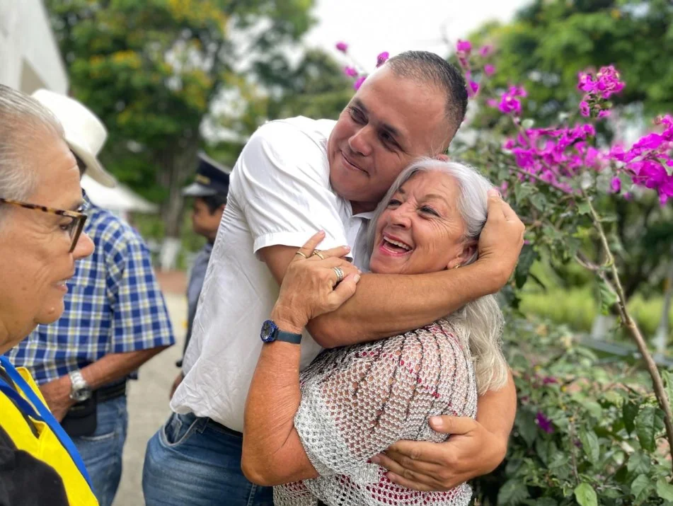 Adultos mayores del Centro Vida Cerritos destacan sus habilidades culinarias en feria gastronómica