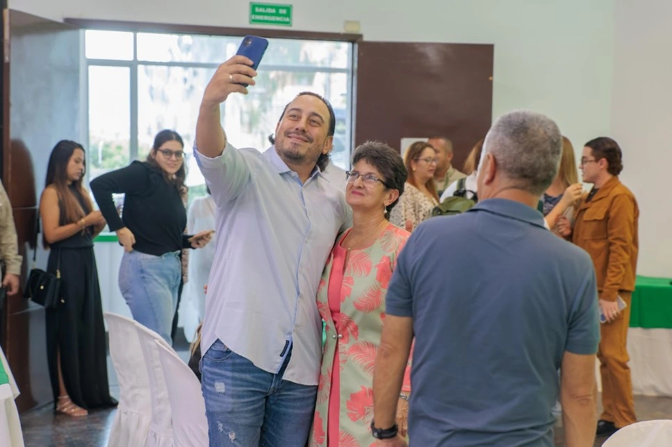 Por sus quinquenios al servicio de la Gobernación de Risaralda, 53 funcionarios activos y pensionados, fueron exaltados.