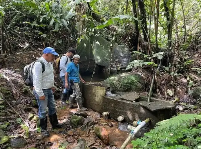 Dosquebradas verifica estado y calidad de los acueductos rurales