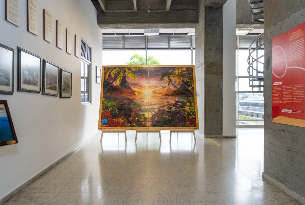 Exhibición de 27 cuadros realizados con más de 80 mil piezas de rompecabezas, en la Biblioteca Pública Ramón Correa Mejía