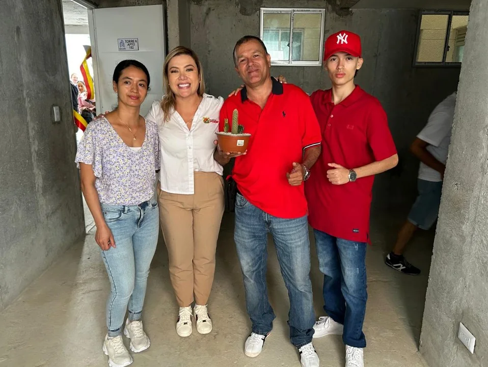 Alcaldía de Pereira hace realidad el sueño de vivienda propia para siete familias en San Joaquín