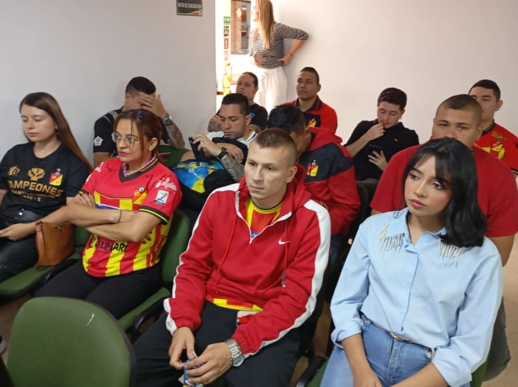 Pereira nombra “La Calle del Lobo” para honrar a la barra Lobo Sur y promover el turismo