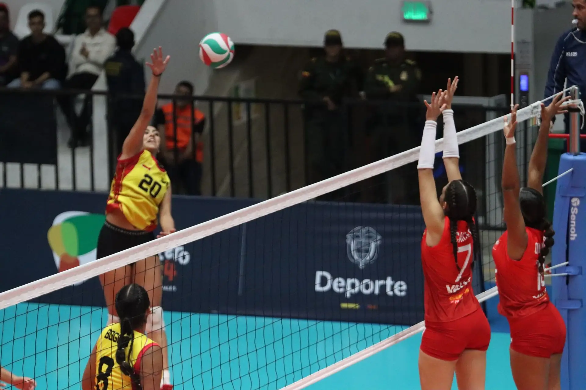 ¡Bogotá y Antioquia por el oro en voleibol femenino!