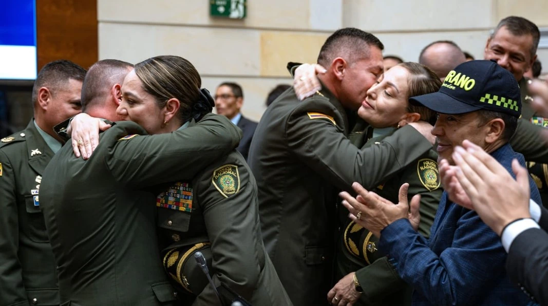 Tres nuevas generalas de Policía y Ejército integran grupo de 32 altos oficiales de las Fuerzas Militares cuyos ascensos fueron aprobados por el Senado