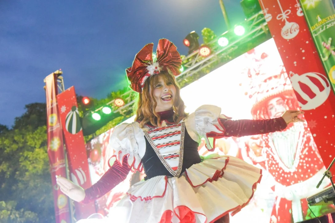 La Villa de Santa de Coca-Cola adornó con la Magia de la Navidad el Parque Espíritu del Manglar