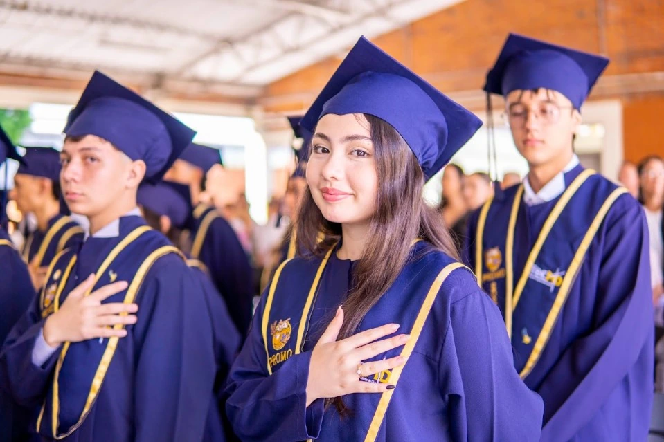 105 jóvenes risaraldenses avanzan hacia un futuro profesional con apoyo de la Gobernación