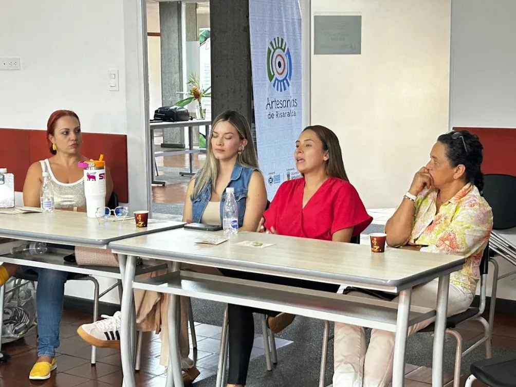 Más de 900 artesanos transforman su futuro a través del programa Artesanías de Risaralda