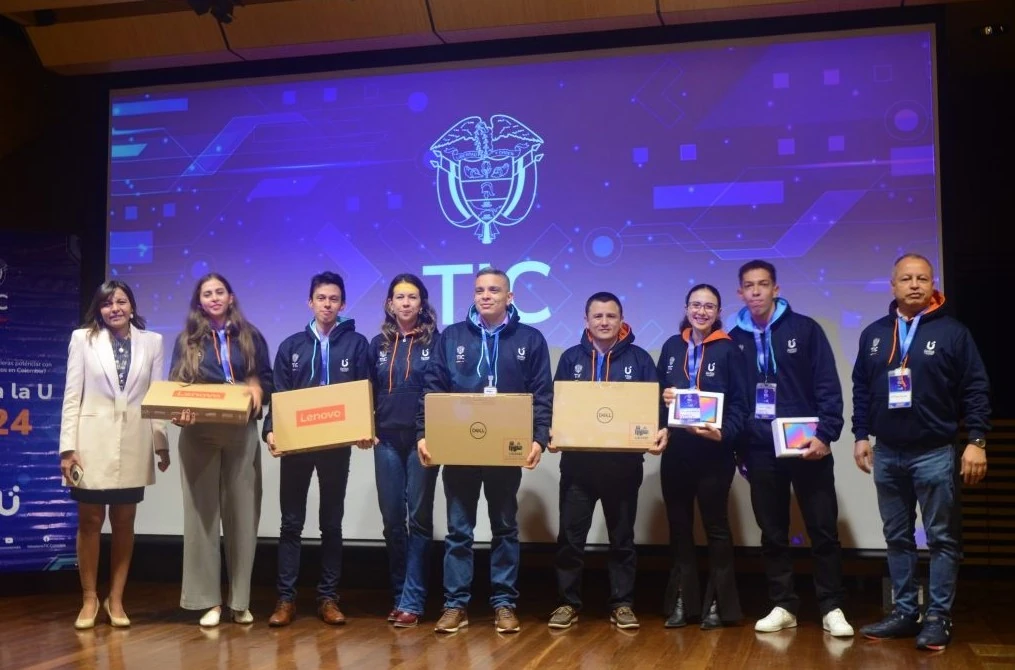 Estudiantes de la Maestría en Ingeniería de Sistemas y Computación de la UTP ganan concurso “Datos a la U” a nivel nacional