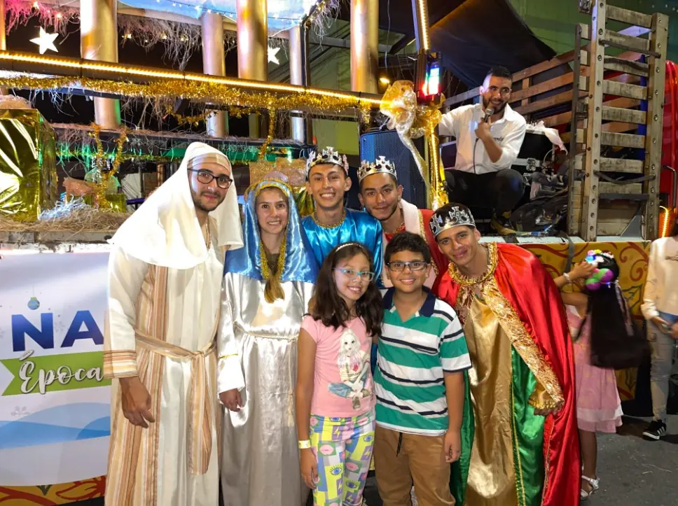 Hasta la comuna San Nicolás llegaron 5 carrozas navideñas, para la Novena de Aguinaldos