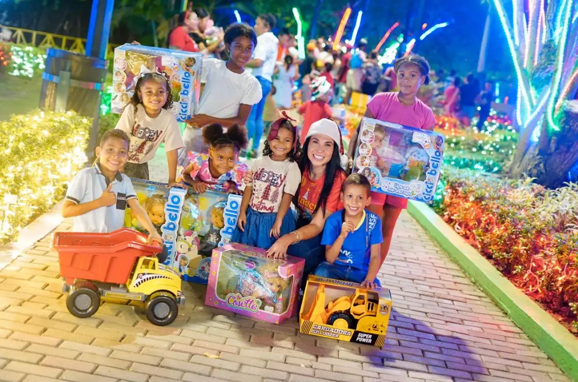 Cartagena resplandece en Navidad: gestora social, Liliana Majana, lideró entrega de más de 10.000 regalos en barrios y corregimientos