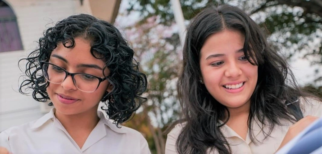 Conoce cómo postularte a la nueva convocatoria de las becas SER, dirigidas a estudiantes de escasos recursos