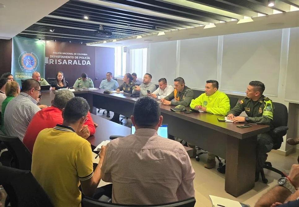 Gobernación de Risaralda lidera reunión extraordinaria de seguridad con el gremio de transportadores