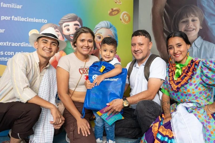 Comfamiliar Risaralda da apertura a la Feria del Kit escolar 2025