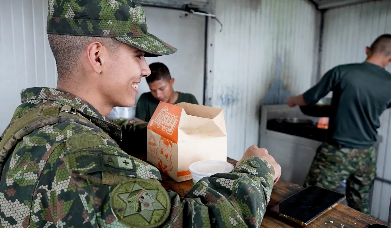 Gobernación de Risaralda supervisa avances en obras de alojamientos para soldados en Montezuma