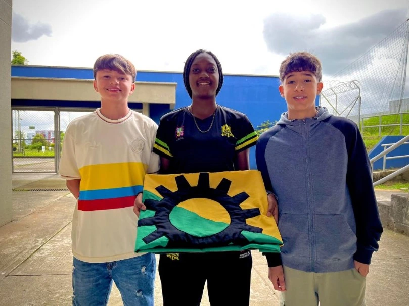 Alcalde Roberto Jiménez apoya debut de futbolistas dosquebradenses en Antioquia