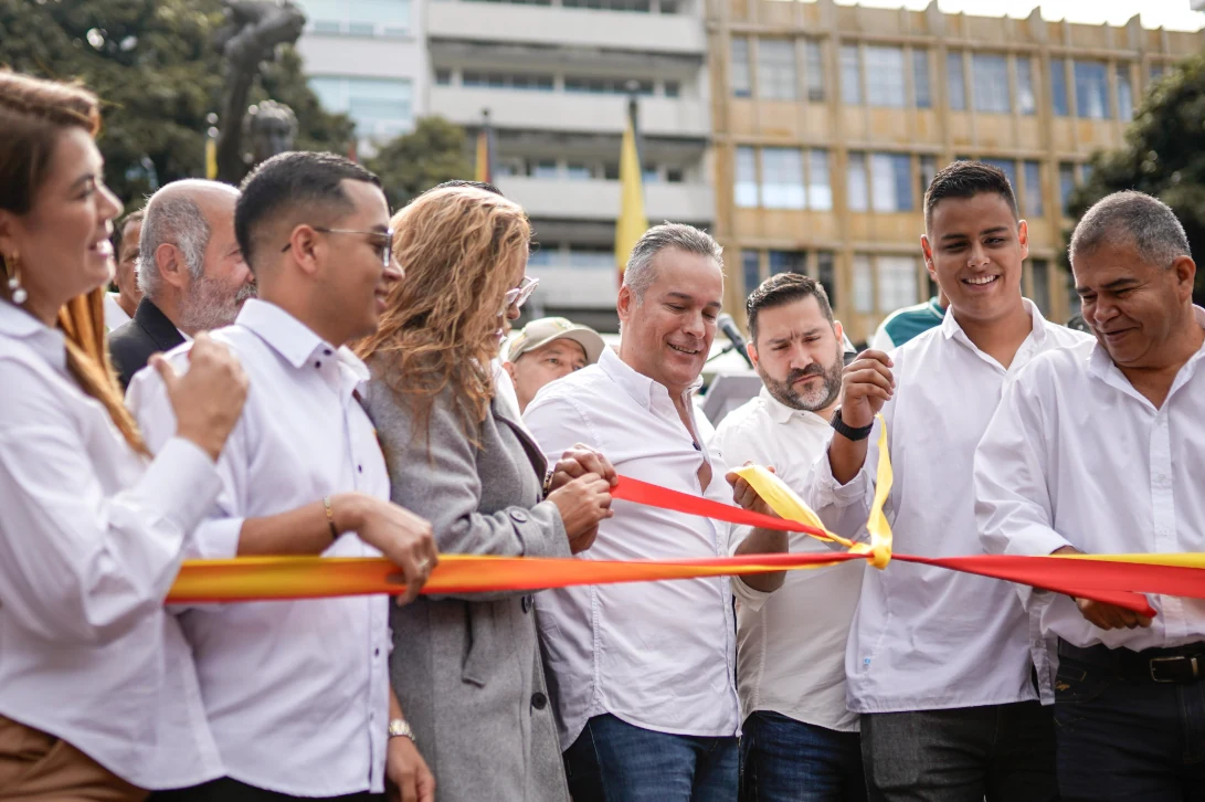 Inversión histórica en maquinaria amarilla, permitirá la puesta en marcha de 4 distritos que renovarán la infraestructura vial de Pereira