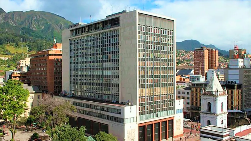 Inflación continuará acercándose a meta de 3 %, prevé el Banco de la República