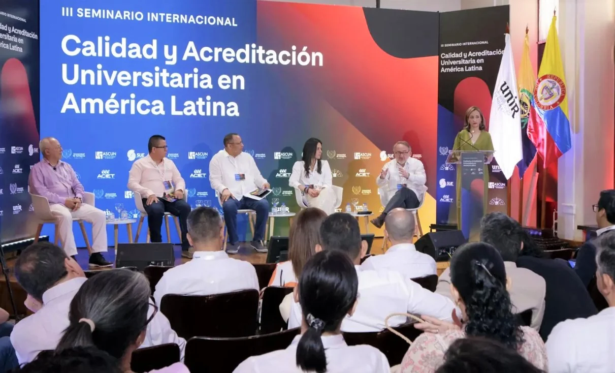 Expertos analizan cómo mejorar la educación superior en América Latina